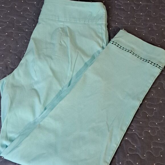 Crown & Ivy pull on pants size 6 - Picture 1 of 6